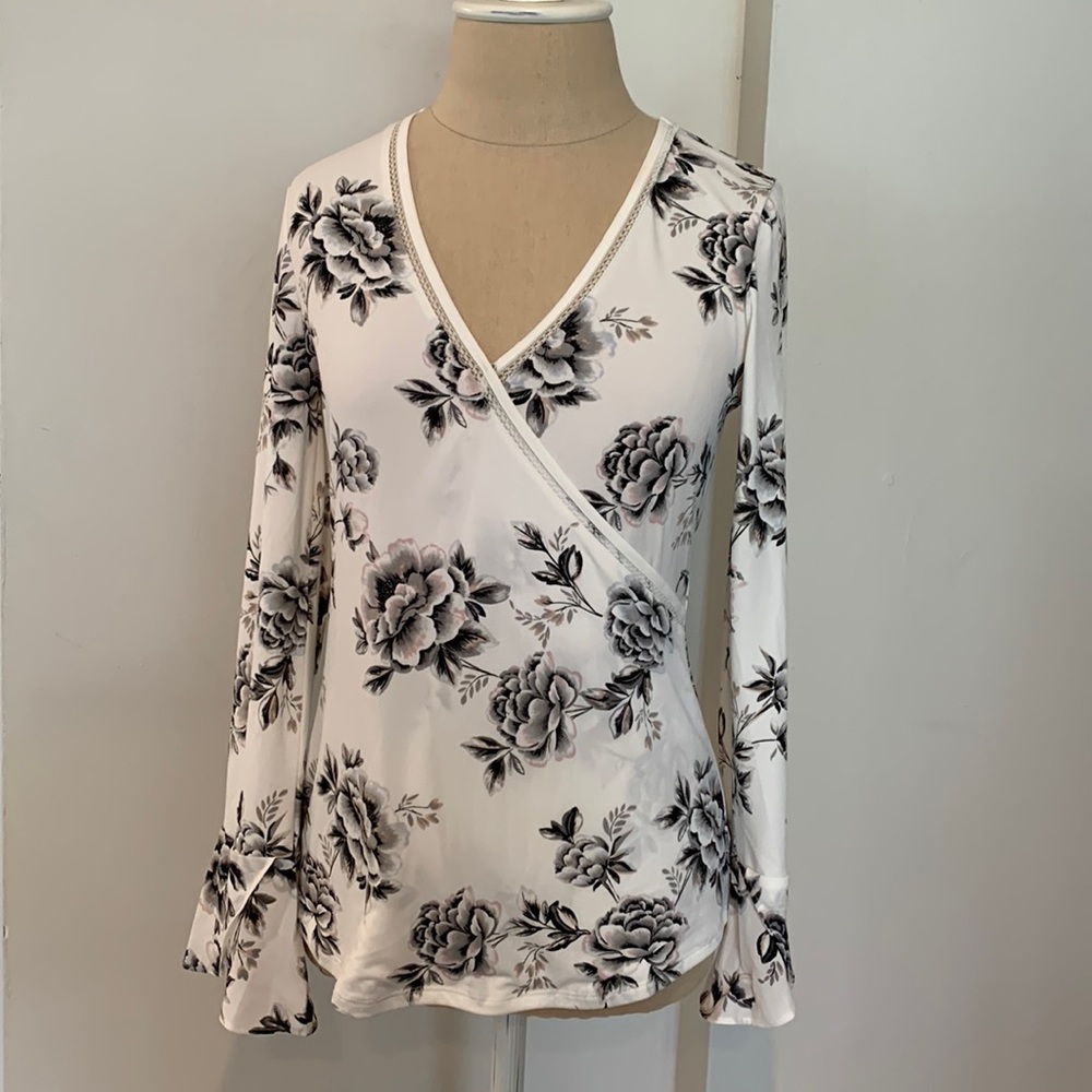 White House black market long sleeve blouse